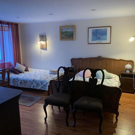 Rueuetli - Cute Old Town Apartment - 2 Big Beds, Free Parking Tartu Buitenkant foto