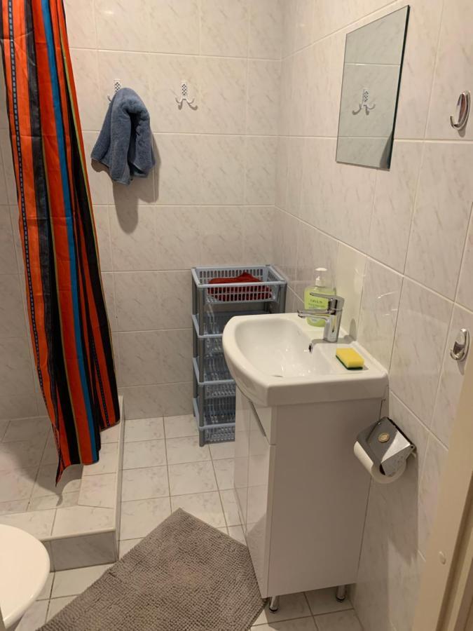 Rueuetli - Cute Old Town Apartment - 2 Big Beds, Free Parking Tartu Buitenkant foto